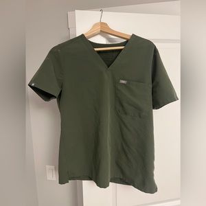 FIGS Catarina One-Pocket Scrub Top in the color Moss size M